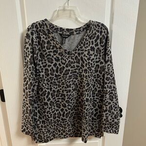 Ellen Tracy Gray and Brown Patterned Sweater